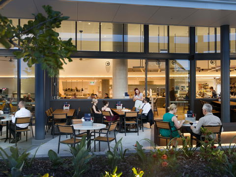 Ibis Brisbane Airport Hotel - Holiday Cairns 4