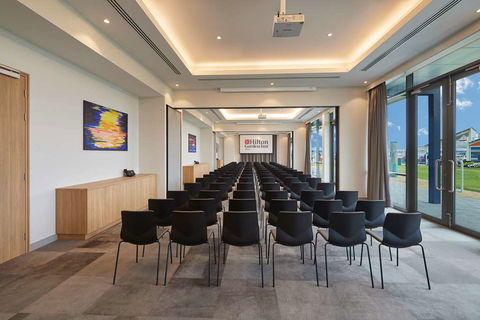 Hilton Garden Inn Albany - Holiday Cairns 13