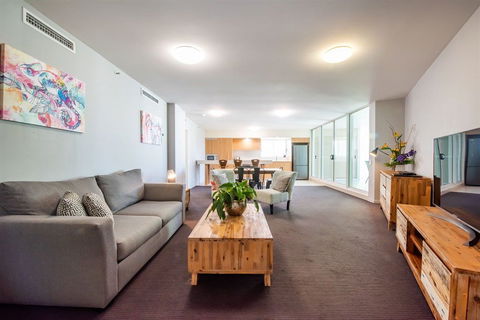 Lanai Riverside Apartments - Holiday Cairns 8