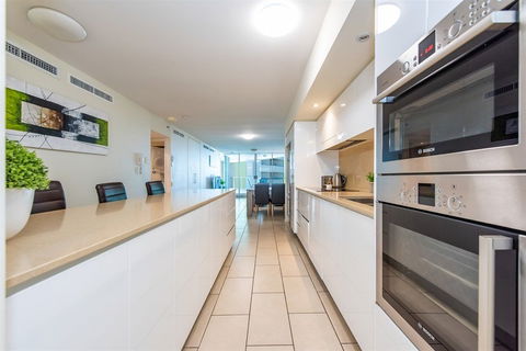 Lanai Riverside Apartments - Holiday Cairns 10