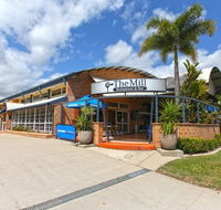 Windmill Motel And Events Centre - Holiday Cairns