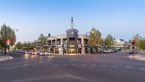 Mawson Lakes Hotel - Holiday Cairns 2