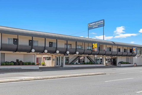 Comfort Inn Manhattan - Holiday Cairns 1