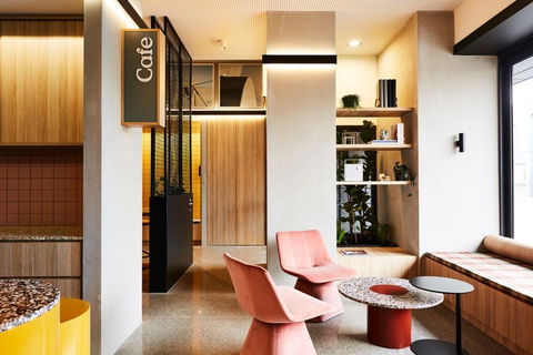 Lanbruk Apartment Hotel-Richomnd Hill - Holiday Cairns 2