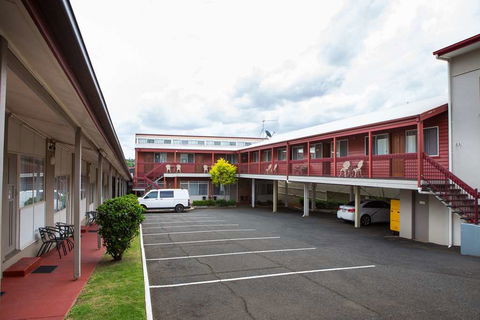 Downs Motel - Holiday Cairns 2