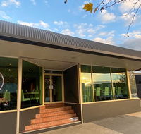 Ashton Townhouse Motel  Suites Tumut - Holiday Cairns