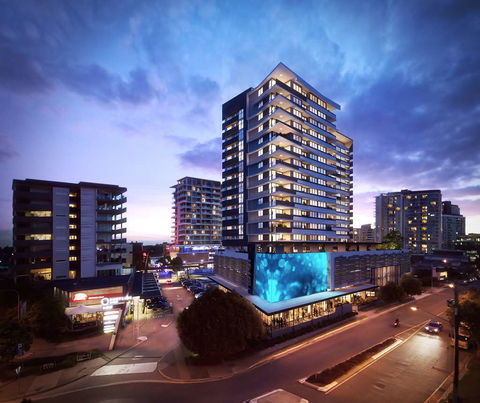 Alcyone Hotel Residences - Holiday Cairns 0
