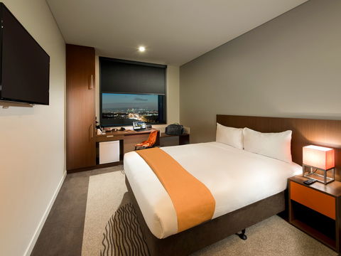 Ibis Brisbane Airport Hotel - Holiday Cairns 1