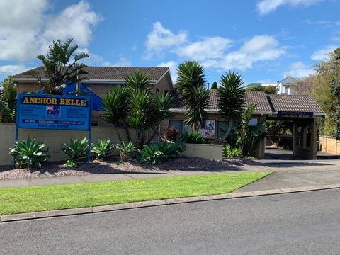 Anchor Belle Motel - Holiday Cairns 0
