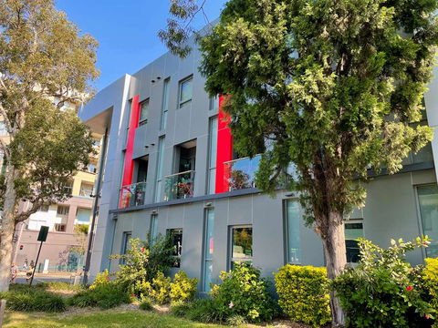Best Western Plus Camperdown Suites - Holiday Cairns 1