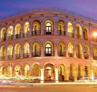 Largs Pier Hotel - Holiday Cairns