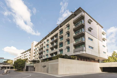 Adina Apartment Hotel Perth - Holiday Cairns 0