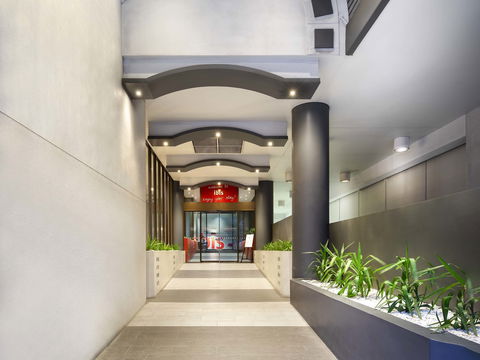 Ibis Hotel - Holiday Cairns 1
