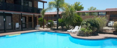 Maclin Lodge - Holiday Cairns 1