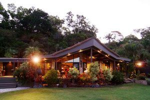 Trinity Beach Palace - Holiday Cairns 0
