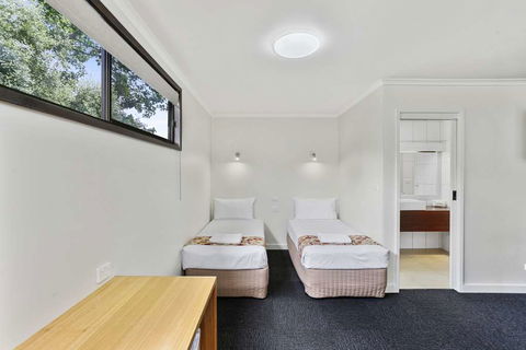 Comfort Inn Botanical - Holiday Cairns 11