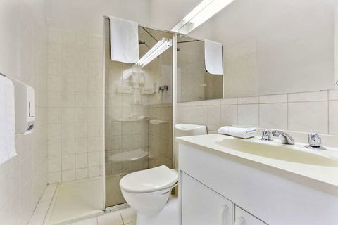 Comfort Inn Botanical - Holiday Cairns 13