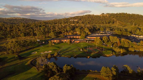 Country Club Tasmania - Holiday Cairns 1