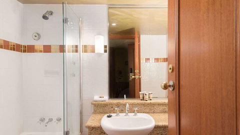 Country Club Tasmania - Holiday Cairns 3