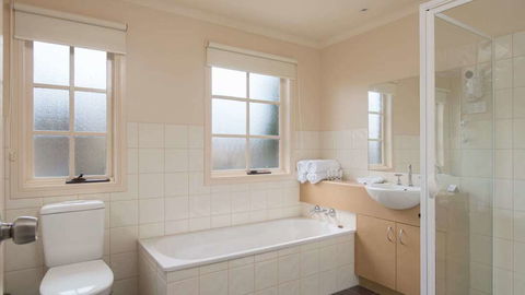 Country Club Villas - Holiday Cairns 4