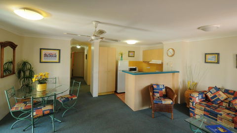 Aruba Beach Resort - Holiday Cairns 1