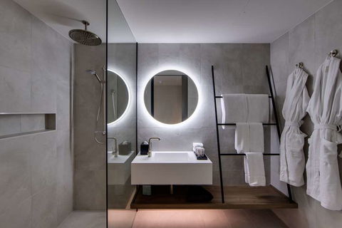 Oval Hotel - Holiday Cairns 2