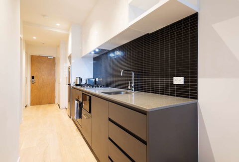 Artel Apartment Hotel Melbourne - Holiday Cairns 2