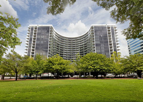 Astra Canberra Manhattan - Holiday Cairns 0