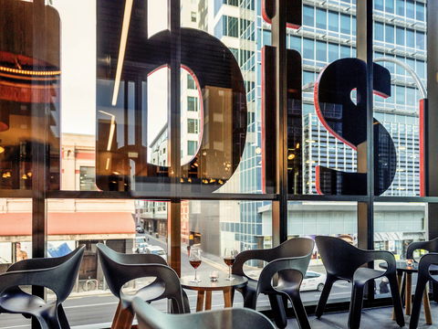 Ibis Adelaide - Holiday Cairns 1