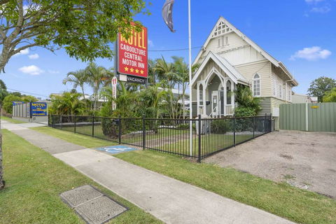 Caboolture Central Motor Inn, SureStay Collection - Holiday Cairns 0