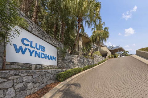 Club Wyndham Airlie Beach - Holiday Cairns 0