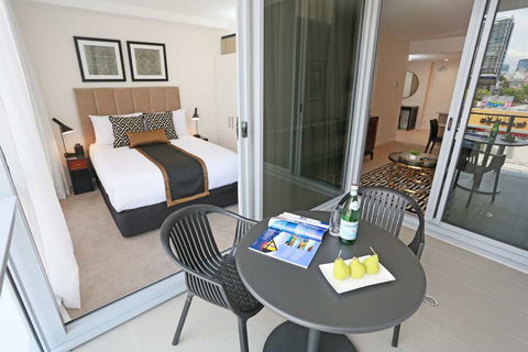Alex Perry Hotel And Apartments - Holiday Cairns 2
