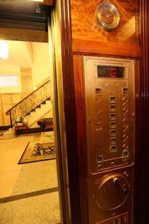 ULTIQA Rothbury Hotel - Holiday Cairns 1