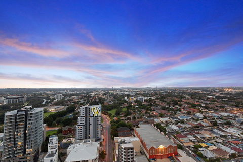 Astra Apartments Parramatta - Skyrise - Holiday Cairns 0