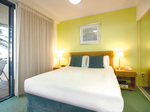 Oaks Calypso Plaza Resort - Holiday Cairns 2