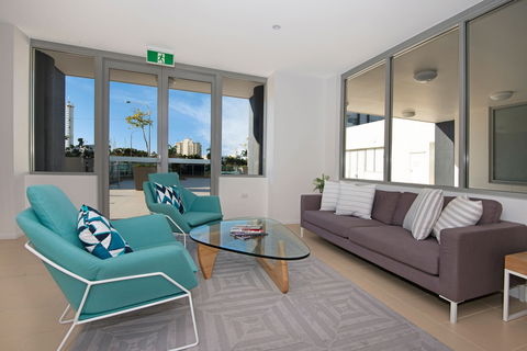 Allure Hotel And Apartments - Holiday Cairns 1