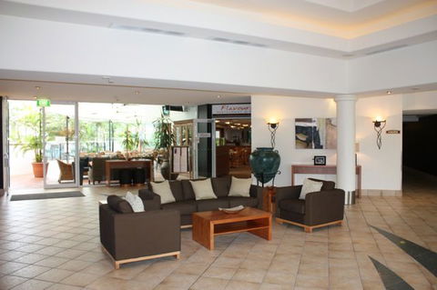 Alpha Sovereign Hotel Gold Coast - Holiday Cairns 1
