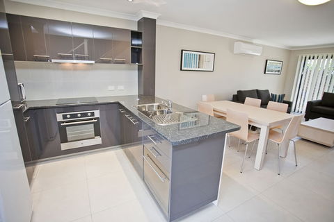 Stonewood Villas - Holiday Cairns 1