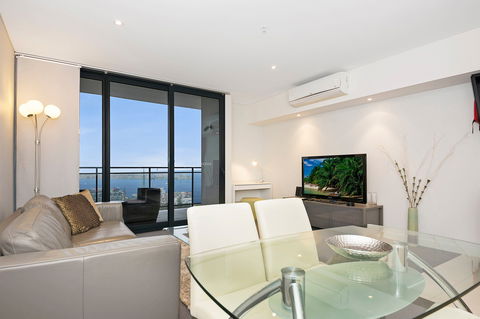 Astra Apartments Perth - Holiday Cairns 0