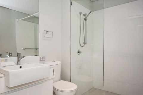 Astra Apartments Perth - Holiday Cairns 2