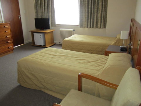 University House - ANU - Holiday Cairns 3