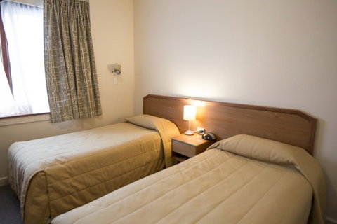 University House - ANU - Holiday Cairns 1