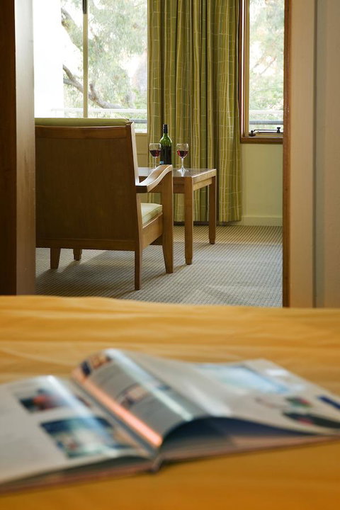 University House - ANU - Holiday Cairns 12