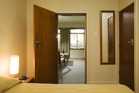 University House - ANU - Holiday Cairns 19
