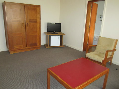University House - ANU - Holiday Cairns 41