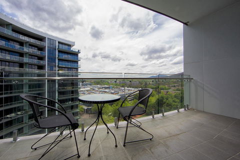 Manhattan 303 Canberra City ACT - Holiday Cairns 17