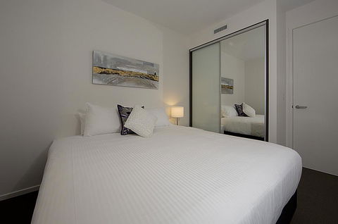 Manhattan 303 Canberra City ACT - Holiday Cairns 38