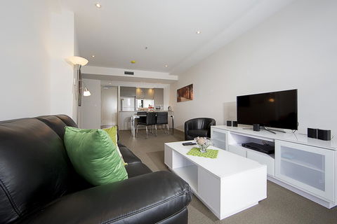 Manhattan 303 Canberra City ACT - Holiday Cairns 16