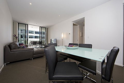 Manhattan 303 Canberra City ACT - Holiday Cairns 29