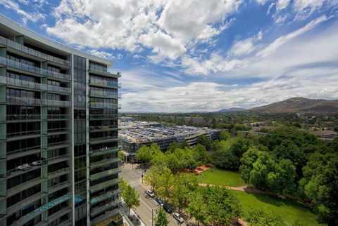 Manhattan 303 Canberra City ACT - Holiday Cairns 9